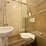 Sim Crown Hotel